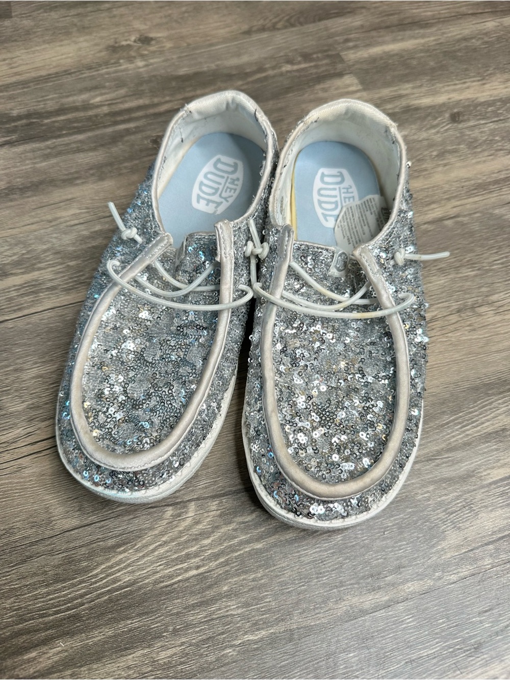Hey Dude Wendy Sequin Cream Silver Slip On Shoes Women’s Size 8 Sparkle
